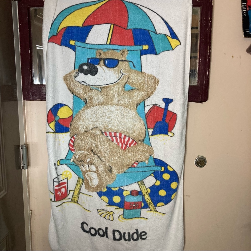 Vintage 90’s Bear, Beach Towel, no holes, tears or stains, smoke free home, EUC